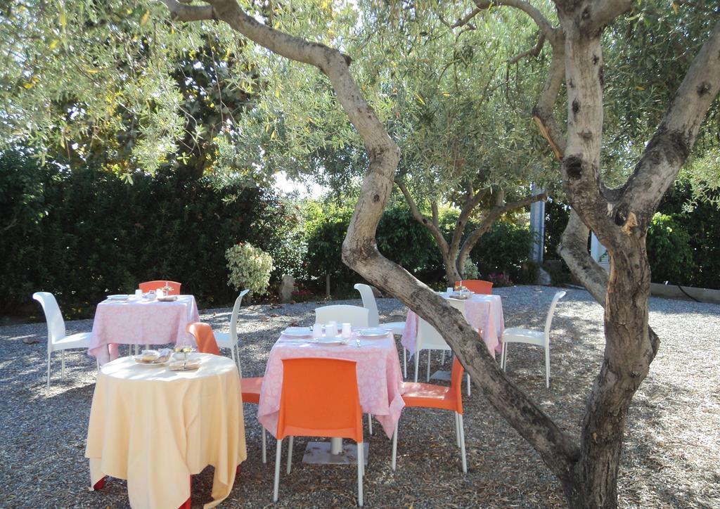 B&B Il Giardino Di Zefiro Gioiosa Marea Extérieur photo